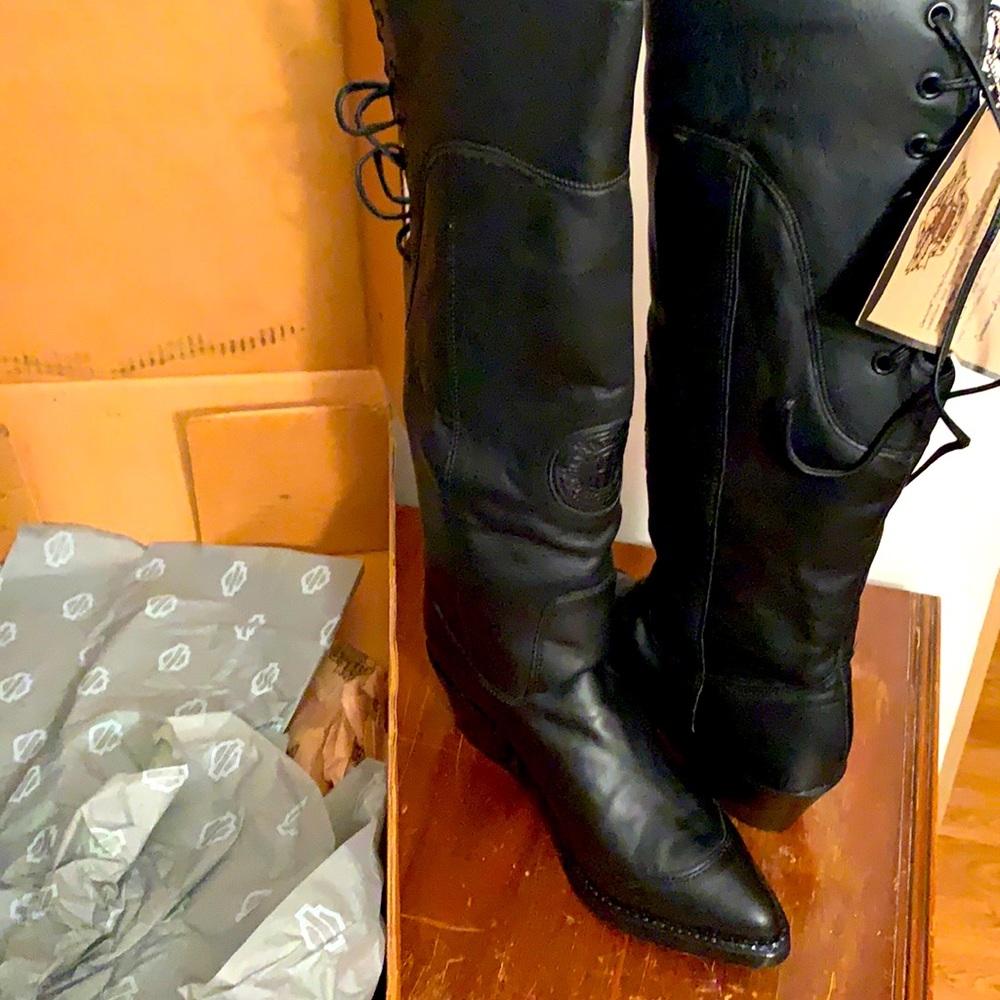 Size 6 women Harley Davidson boots